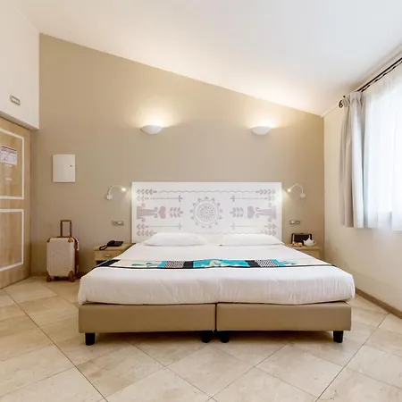 فندق Domomea 4*